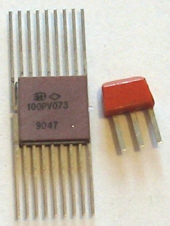 микросхема 100РУ073