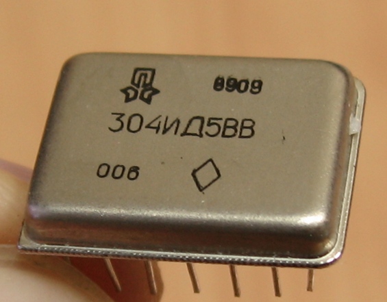 микросхема 304ИД5В