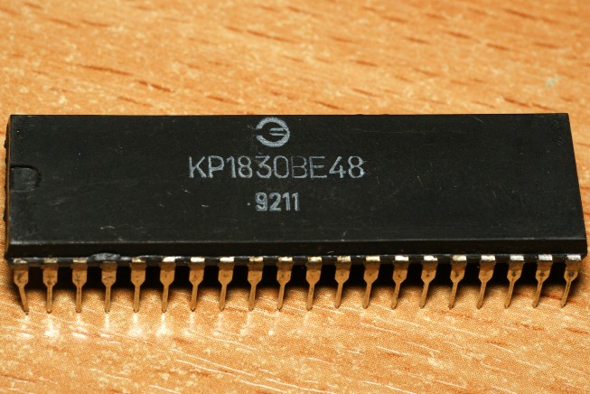 микросхема КР1830ВЕ48