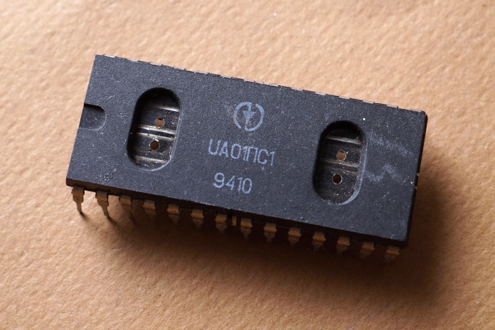  UA011
