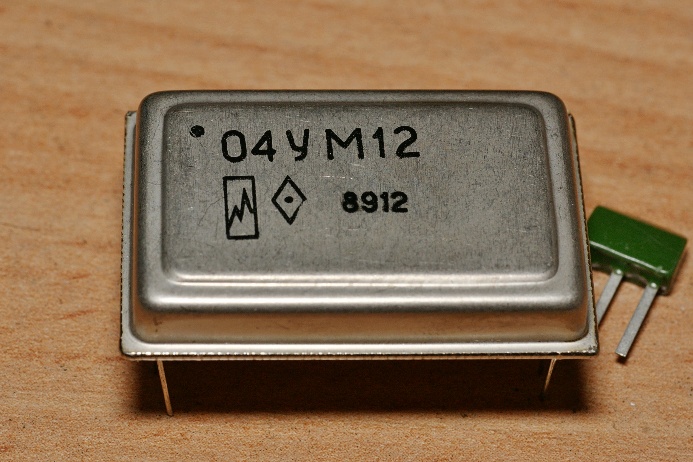 микросхема 04УМ12