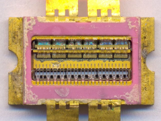 транзистор А672А