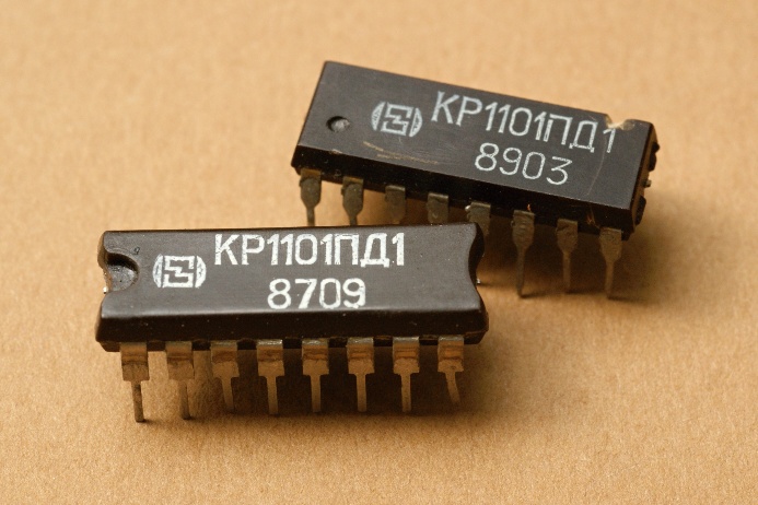 микросхема КР1101ПД1