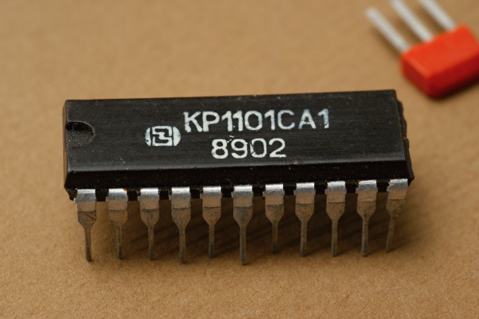 микросхема КР1101СА1
