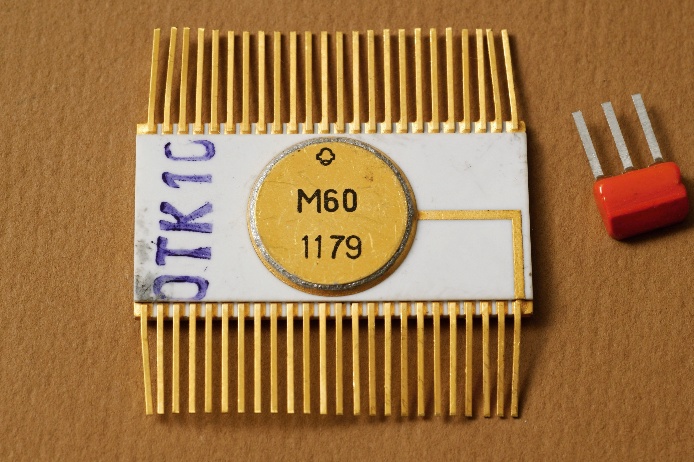 микросхема М60