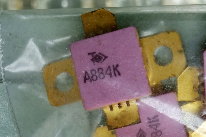 транзистор А884К