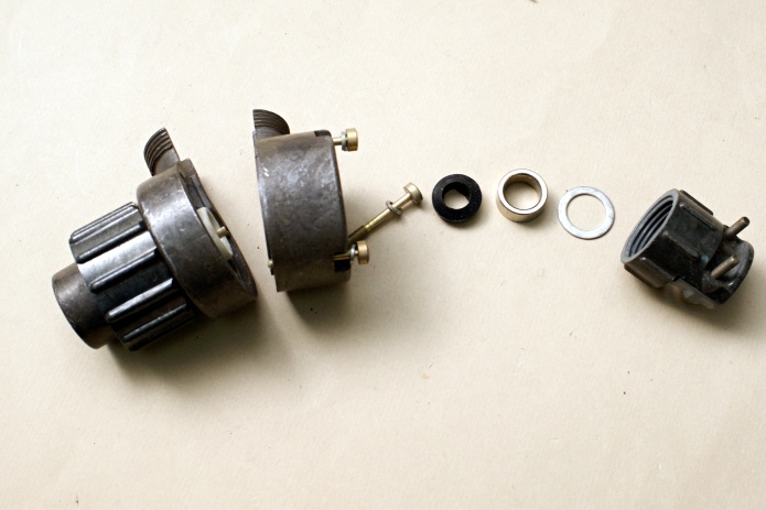 ������ ��3.642.054