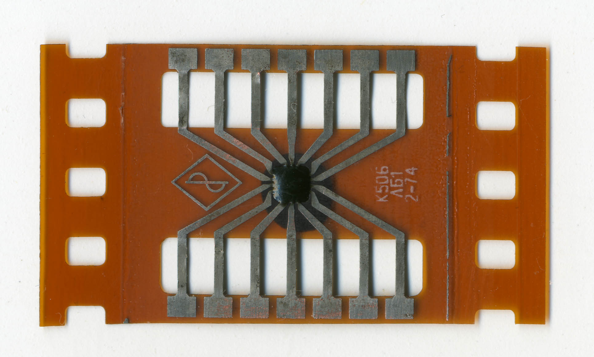 микросхема К506ЛБ1