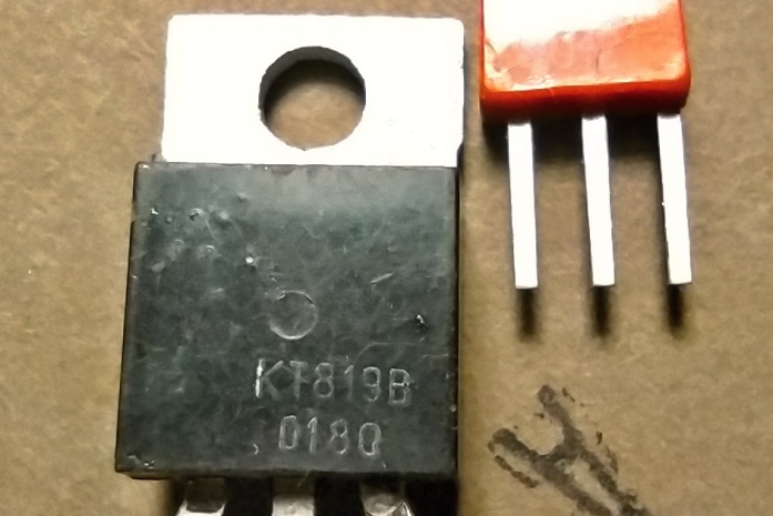 Транзистор КТ819В
