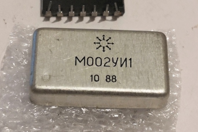 микросборка М002УИ1
